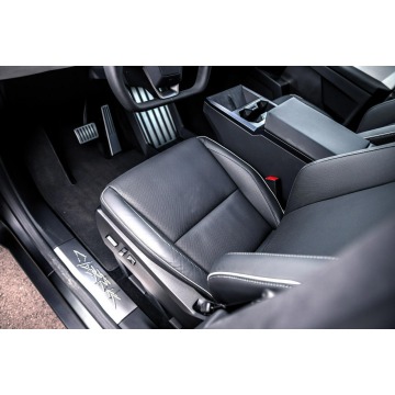 Tesla   SUV 2024 elektryczny, automat - Na sprzedaż za 733 080 zł - Katowice - zdjęcie 7