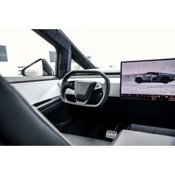 Tesla   SUV 2024 elektryczny, automat - Na sprzedaż za 733 080 zł - Katowice - zdjęcie 5