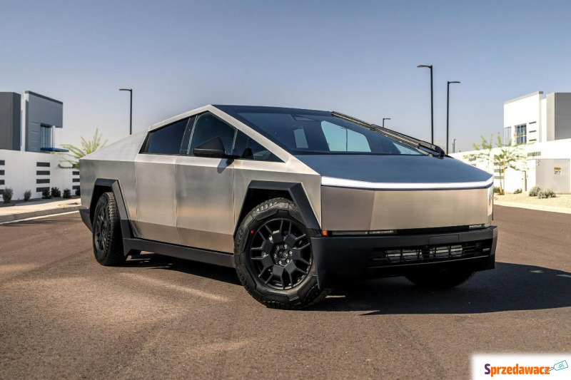 Tesla   SUV 2024,  0.0 zasilanie elektryczne - Na sprzedaż za 975 389 zł - Katowice