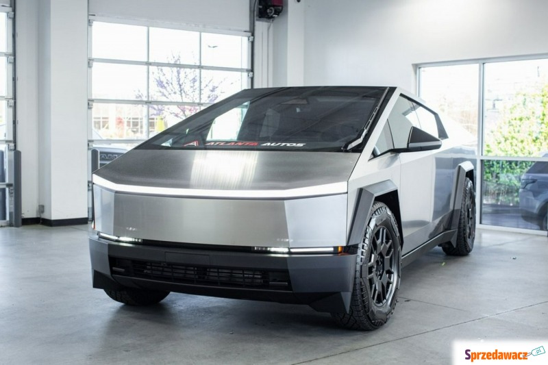 Tesla   SUV 2024,  0.0 zasilanie elektryczne - Na sprzedaż za 851 160 zł - Katowice