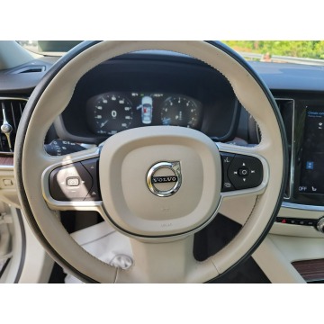 Volvo   Sedan/Limuzyna 2022,  2.0 hybryda, automat - Na sprzedaż za 162 360 zł - Katowice - zdjęcie 9