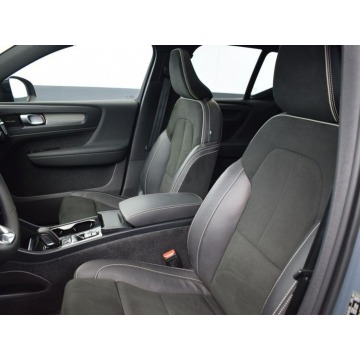Volvo   SUV 2022,  2.0 benzyna, automat - Na sprzedaż za 151 290 zł - Katowice - zdjęcie 9