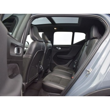 Volvo   SUV 2022,  2.0 benzyna, automat - Na sprzedaż za 151 290 zł - Katowice - zdjęcie 11