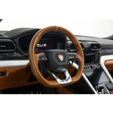 Lamborghini Urus  SUV 2019,  4.0 benzyna, automat - Na sprzedaż za 873 300 zł - Katowice - zdjęcie 9