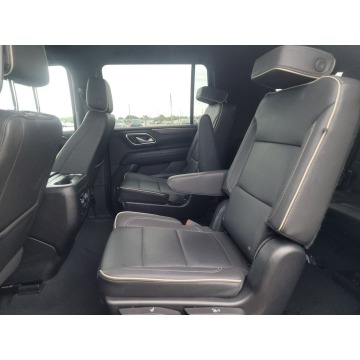 Chevrolet Suburban  SUV 2023,  5.3 benzyna, automat - Na sprzedaż za 343 170 zł - Katowice - zdjęcie 11