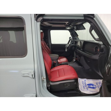 Jeep Wrangler  SUV 2023,  6.4 benzyna, automat - Na sprzedaż za 453 870 zł - Katowice - zdjęcie 10