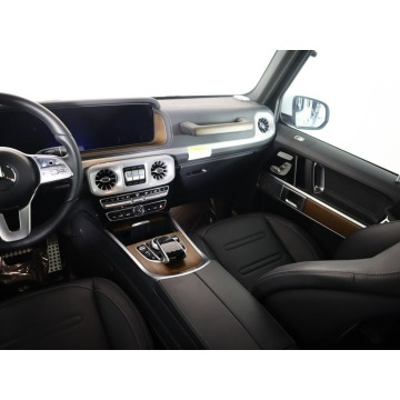 Mercedes - Benz G-klasa  SUV 2023,  4.0 benzyna, automat - Na sprzedaż za 775 392 zł - Katowice - zdjęcie 9