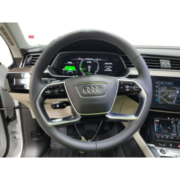 Audi Q8  SUV 2023 elektryczny, automat - Na sprzedaż za 343 170 zł - Katowice - zdjęcie 9