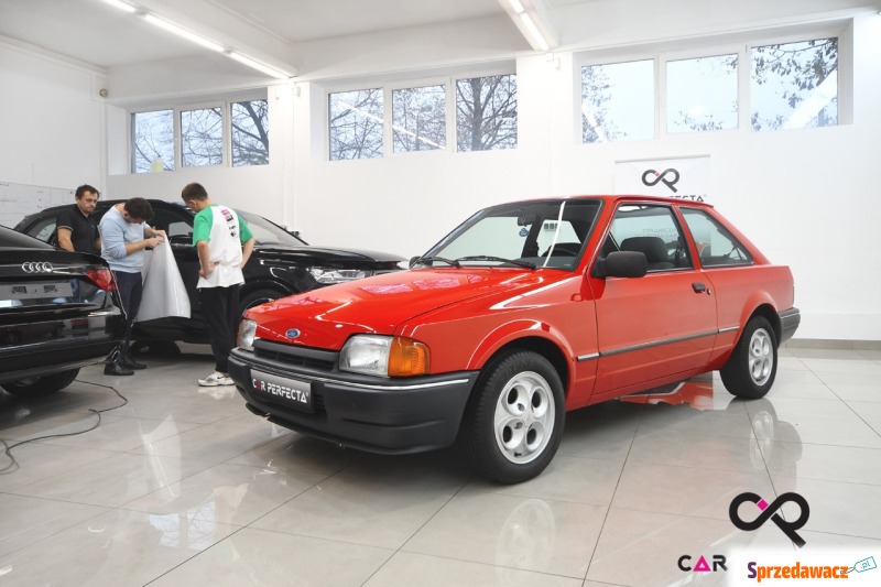 Ford Escort  Hatchback 1987,  1.6 benzyna - Na sprzedaż za 40 000 zł - Warszawa