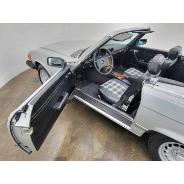 Mercedes - Benz SL-klasa  Kabriolet 1984,  3.8 benzyna, automat - Na sprzedaż za 88 560 zł - Katowice - zdjęcie 10