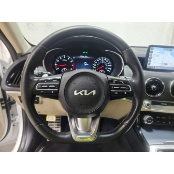 Kia Stinger  Hatchback 2023,  3.3 benzyna, automat - Na sprzedaż za 207 870 zł - Katowice - zdjęcie 9
