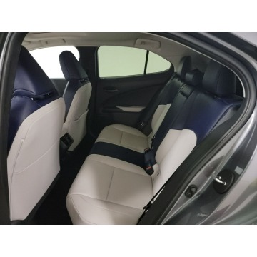 Lexus UX  SUV 2021,  2.0 hybryda, automat - Na sprzedaż za 143 910 zł - Katowice - zdjęcie 11