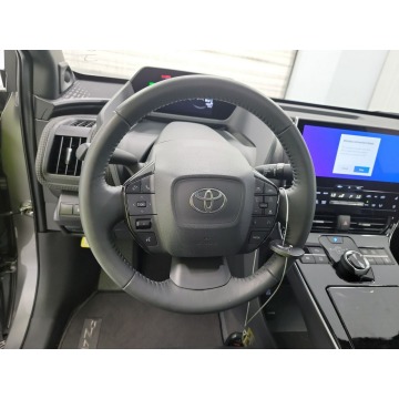 Toyota bZ4X  SUV 2023 elektryczny, automat - Na sprzedaż za 163 590 zł - Katowice - zdjęcie 9