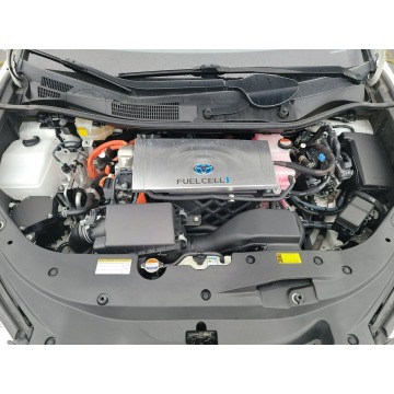 Toyota   Sedan/Limuzyna 2016 elektryczny, automat - Na sprzedaż za 40 590 zł - Katowice - zdjęcie 12