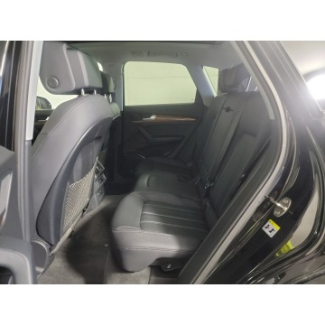 Audi Q5  SUV 2023,  2.0 benzyna, automat - Na sprzedaż za 180 810 zł - Katowice - zdjęcie 10