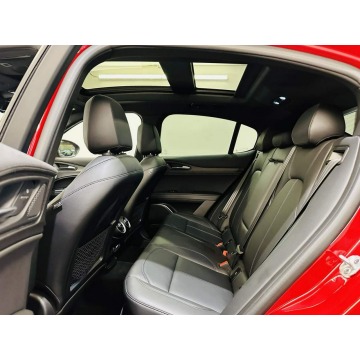 Alfa Romeo Stelvio  SUV 2022,  2.0 benzyna, automat - Na sprzedaż za 163 590 zł - Katowice - zdjęcie 9