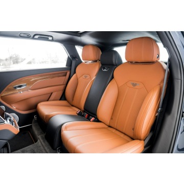 Bentley Bentayga  SUV 2023,  4.0 benzyna, automat - Na sprzedaż za 1 229 729 zł - Katowice - zdjęcie 11