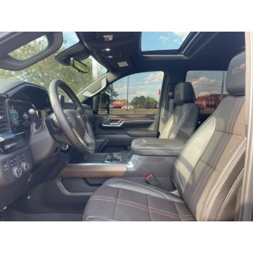 Chevrolet  2023,  6.6 diesel, automat - Na sprzedaż za 380 070 zł - Katowice - zdjęcie 11