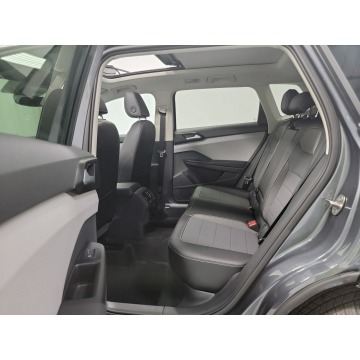 Volkswagen   SUV 2023,  1.5 benzyna - Na sprzedaż za 120 540 zł - Katowice - zdjęcie 9