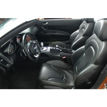 Audi R8  Kabriolet 2015,  5.2 benzyna, automat - Na sprzedaż za 399 750 zł - Katowice - zdjęcie 9
