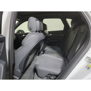 Audi SQ5  SUV 2022,  3.0 benzyna, automat - Na sprzedaż za 152 520 zł - Katowice - zdjęcie 10
