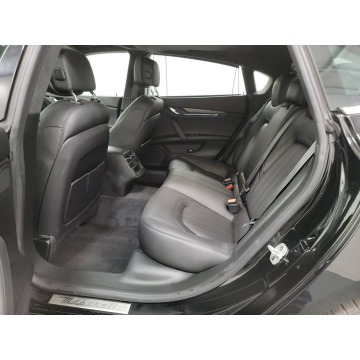 Maserati Quattroporte  Sedan/Limuzyna 2019,  3.0 benzyna, automat - Na sprzedaż za 118 080 zł - Katowice - zdjęcie 9