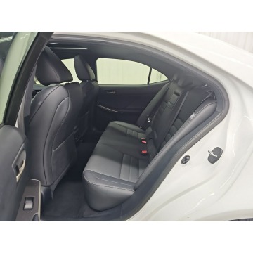 Lexus IS  Sedan/Limuzyna 2020,  3.5 benzyna, automat - Na sprzedaż za 109 470 zł - Katowice - zdjęcie 9