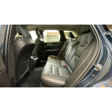 Volvo   SUV 2020,  2.0 hybryda, automat - Na sprzedaż za 82 410 zł - Katowice - zdjęcie 9