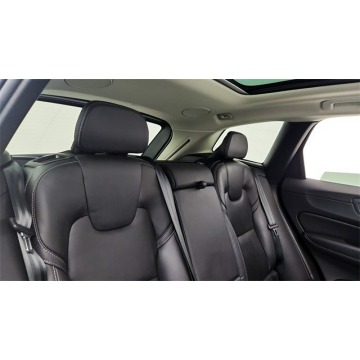 Volvo   SUV 2023,  2.0 hybryda, automat - Na sprzedaż za 152 520 zł - Katowice - zdjęcie 11