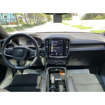 Volvo   SUV 2022,  2.0 hybryda, automat - Na sprzedaż za 118 080 zł - Katowice - zdjęcie 9