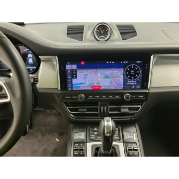 Porsche Macan  SUV 2021,  3.0 benzyna, automat - Na sprzedaż za 180 810 zł - Katowice - zdjęcie 9
