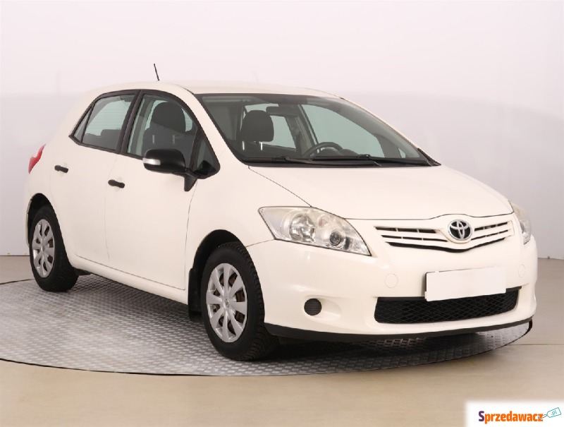 Toyota Auris  Hatchback 2013,  1.4 benzyna - Na sprzedaż za 29 999 zł - Częstochowa