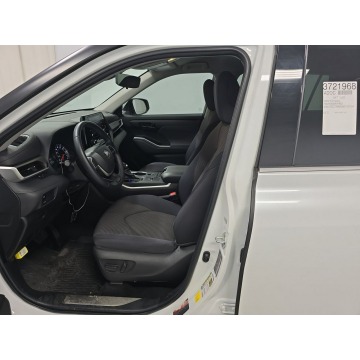 Toyota Highlander  SUV 2022,  2.4 benzyna, automat - Na sprzedaż za 142 680 zł - Katowice - zdjęcie 8