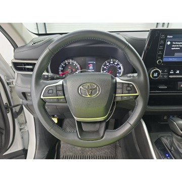 Toyota Highlander  SUV 2022,  2.4 benzyna, automat - Na sprzedaż za 142 680 zł - Katowice - zdjęcie 7