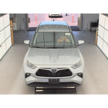 Toyota Highlander  SUV 2023,  2.4 benzyna, automat - Na sprzedaż za 161 130 zł - Katowice - zdjęcie 2