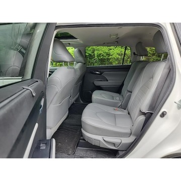 Toyota Highlander  SUV 2021,  3.5 benzyna, automat - Na sprzedaż za 162 360 zł - Katowice - zdjęcie 10