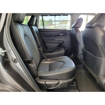 Toyota Highlander  SUV 2023,  2.4 benzyna, automat - Na sprzedaż za 174 660 zł - Katowice - zdjęcie 9