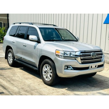 Toyota Land Cruiser  SUV 2016,  5.7 benzyna, automat - Na sprzedaż za 179 580 zł - Katowice - zdjęcie 6