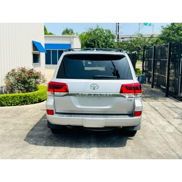 Toyota Land Cruiser  SUV 2016,  5.7 benzyna, automat - Na sprzedaż za 179 580 zł - Katowice - zdjęcie 7
