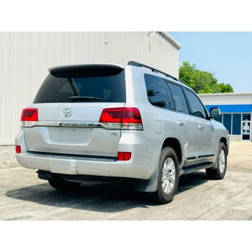 Toyota Land Cruiser  SUV 2016,  5.7 benzyna, automat - Na sprzedaż za 179 580 zł - Katowice - zdjęcie 9