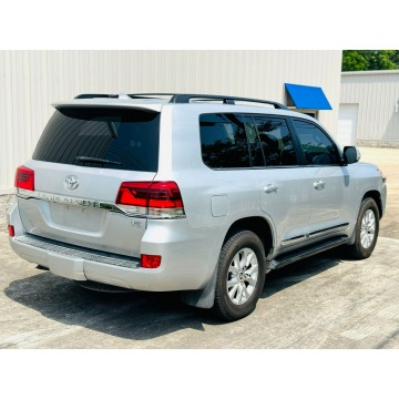 Toyota Land Cruiser  SUV 2016,  5.7 benzyna, automat - Na sprzedaż za 179 580 zł - Katowice - zdjęcie 11