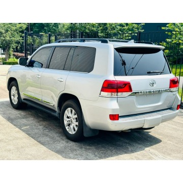 Toyota Land Cruiser  SUV 2016,  5.7 benzyna, automat - Na sprzedaż za 179 580 zł - Katowice - zdjęcie 10