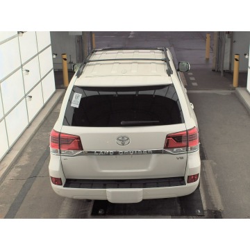 Toyota Land Cruiser  SUV 2017,  5.7 benzyna, automat - Na sprzedaż za 223 848 zł - Katowice - zdjęcie 5