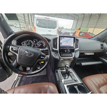 Toyota Land Cruiser  SUV 2017,  5.7 benzyna, automat - Na sprzedaż za 223 848 zł - Katowice - zdjęcie 9