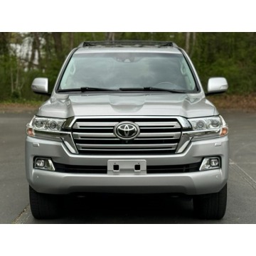 Toyota Land Cruiser  SUV 2017,  5.7 benzyna, automat - Na sprzedaż za 221 400 zł - Katowice - zdjęcie 2