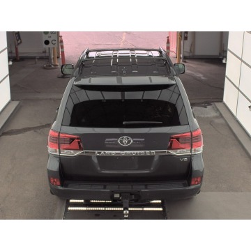 Toyota Land Cruiser  SUV 2021,  5.7 benzyna, automat - Na sprzedaż za 359 160 zł - Katowice - zdjęcie 8