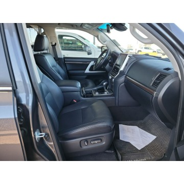 Toyota Land Cruiser  SUV 2021,  5.7 benzyna, automat - Na sprzedaż za 359 160 zł - Katowice - zdjęcie 11
