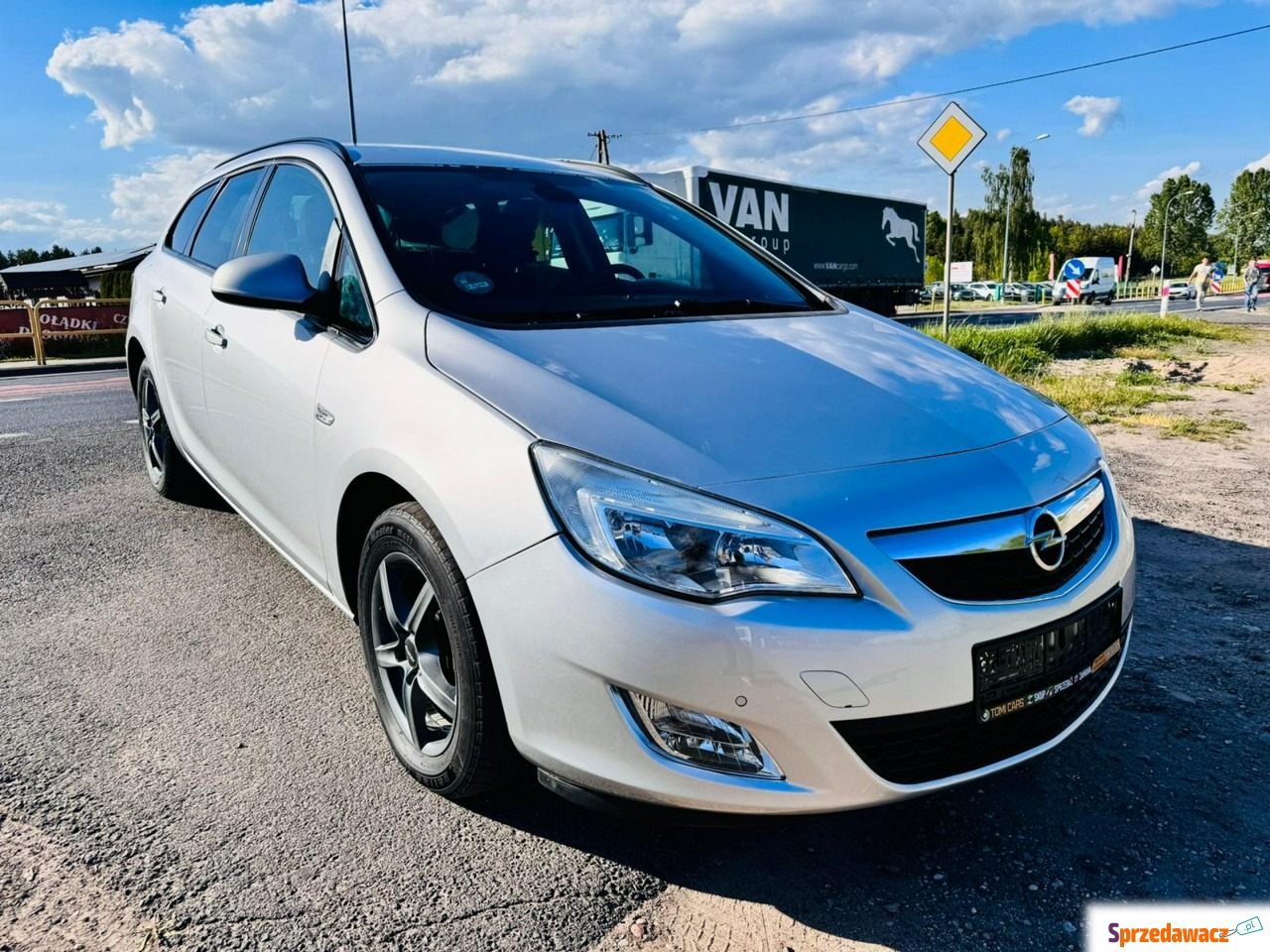 Opel Astra - 2011