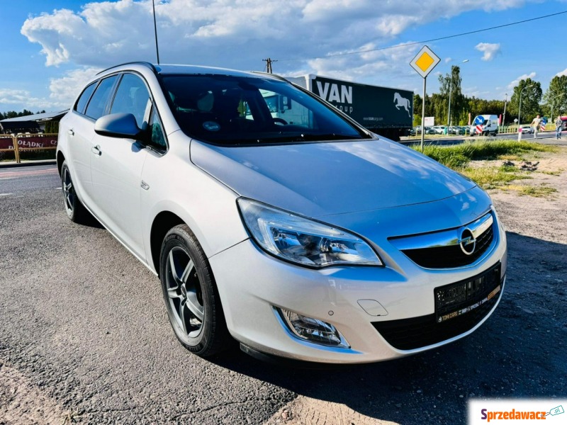 Opel Astra - 2011 - Samochody osobowe - Dolna Grupa