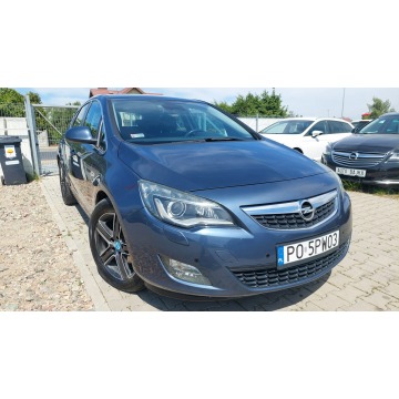 Opel Astra - 2.0 160PS Navi Kamera Przod+Tyl 2xPDC LED Xenon Cosmo Automat
